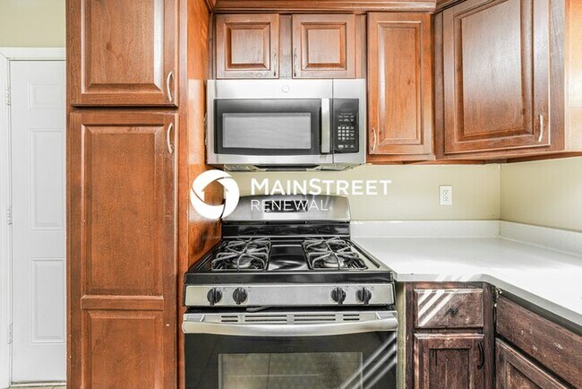 Building Photo - 4 Bedroom Pet-Friendly Home in SNELLVILLE, GA with Main Street Renewal