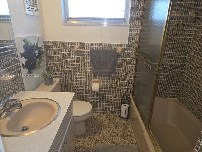 Building Photo - 330 SE 2nd St