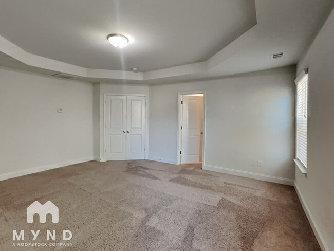 Building Photo - 464 Vandenburg Dr