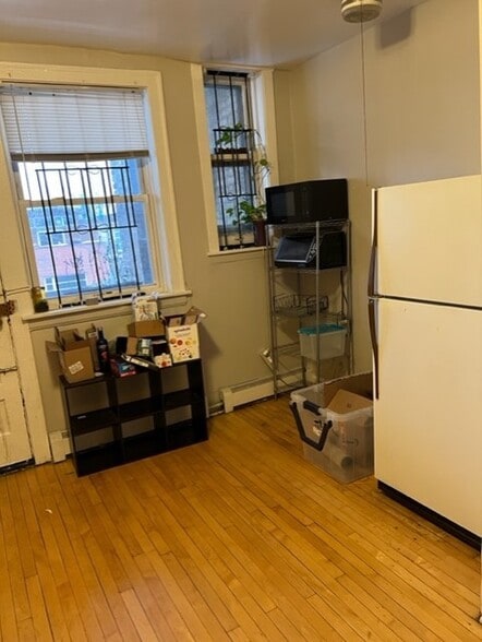 Building Photo - 1406 W Warner Ave