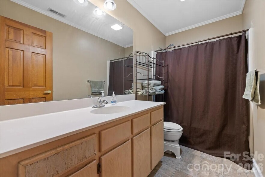 Building Photo - 3010 Eaker Dr