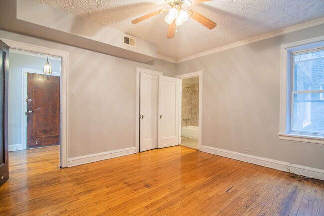 Building Photo - 7839 S Kingston Ave