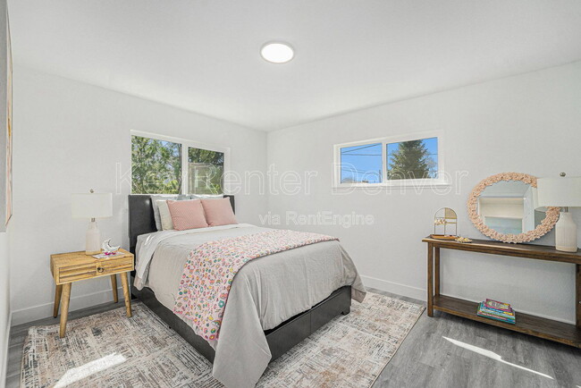 Building Photo - 1580 S Krameria St