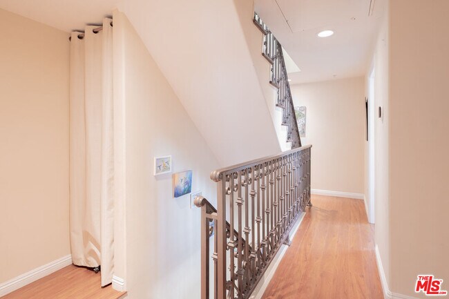 Building Photo - 5254 Corteen Pl