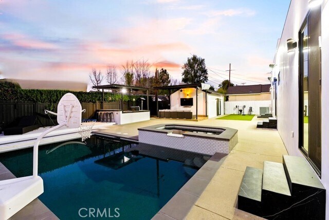 Building Photo - 23143 Leonora Dr