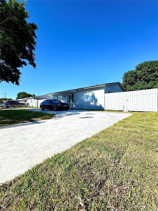 Building Photo - 18121 NW 32nd Ave