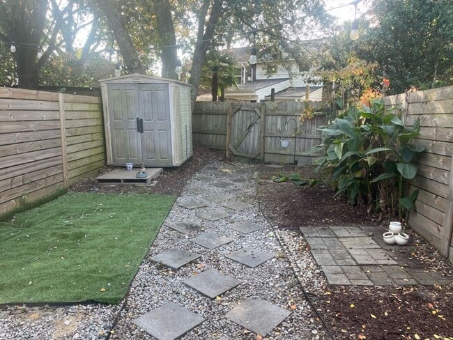 Building Photo - Available now. Beautifully Remodeled Townhouse Available in Central Mt Pleasant!