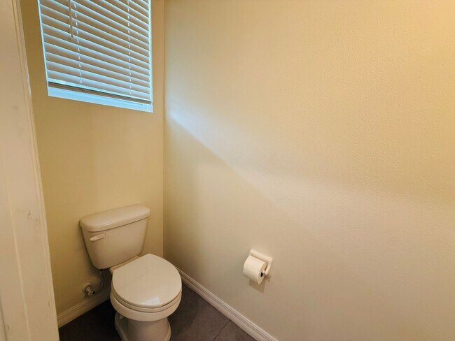 Building Photo - 2856 Suncoast Blend Dr