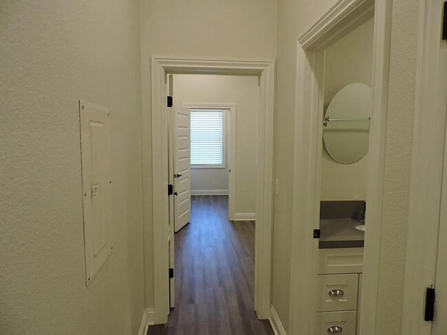 Building Photo - 1524 F St