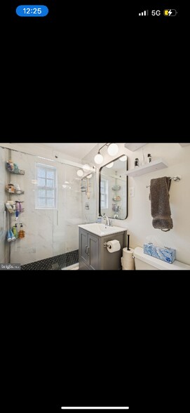 Building Photo - 1734 W Abingdon Dr