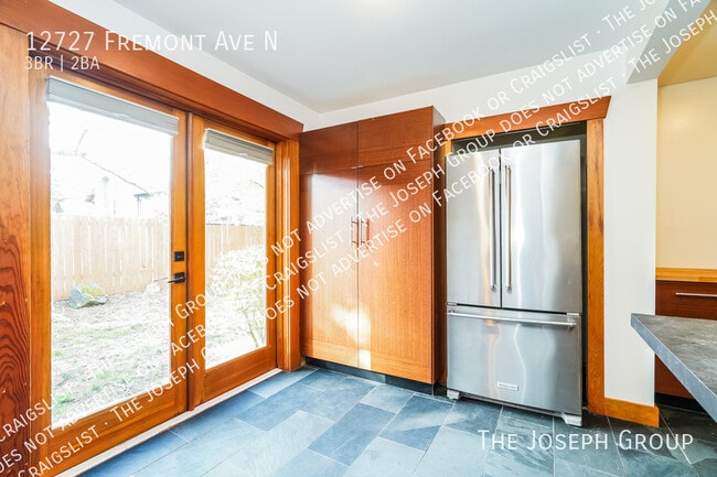 Building Photo - 12727 Fremont Ave N