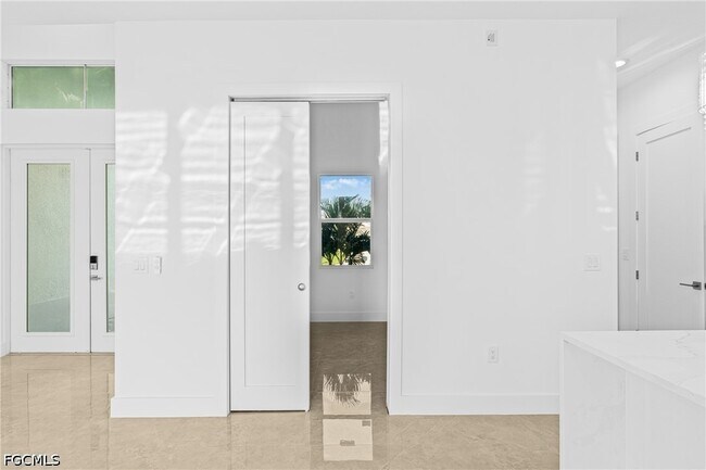 Building Photo - 821 NW 37th Pl