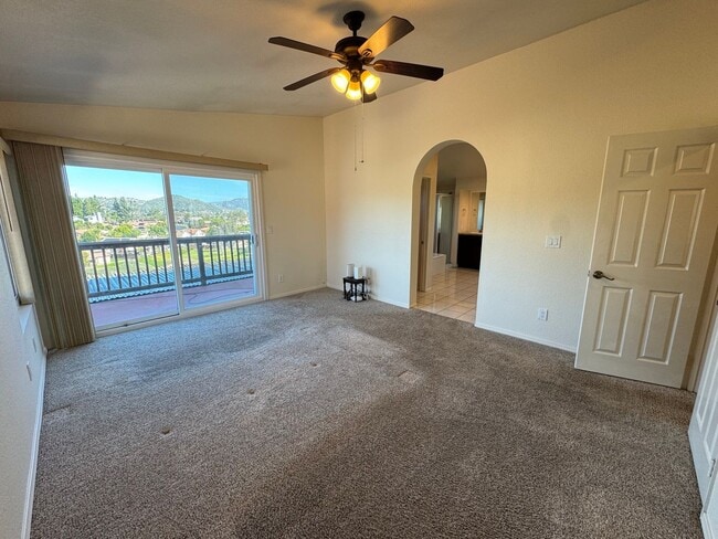 Building Photo - 4 Bedroom house with pool and amazing views