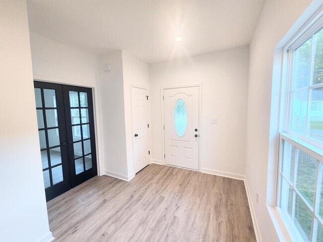 Building Photo - 4859 Town Point Road