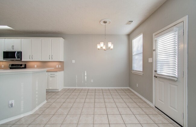 Building Photo - 14319 Mirkwood Ln