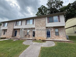 Building Photo - 10409 Victoria Dr