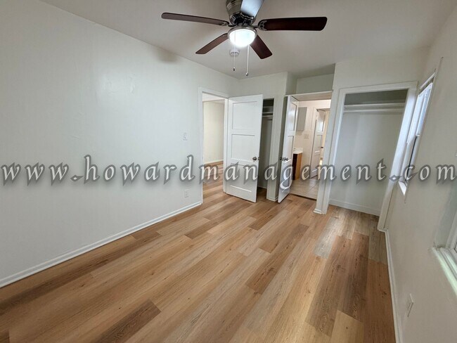 Building Photo - Cozy Single Family Home, Private Yard, Parking in Coveted West Side