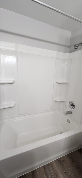 Building Photo - 103 Denrose Dr