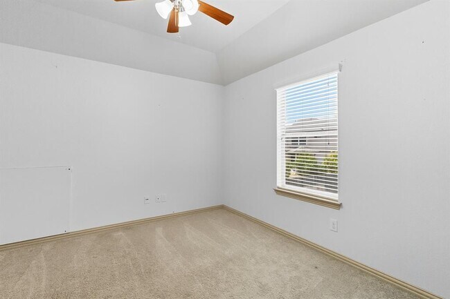 Building Photo - 2409 Pauma Valley Way