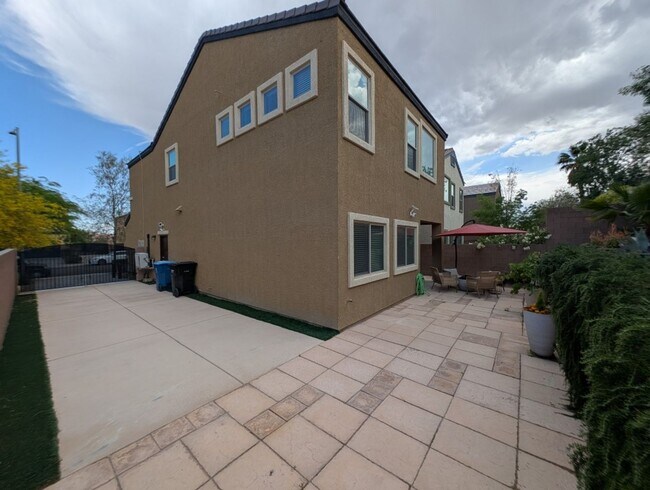 Building Photo - 3719 Gilmore Creek St