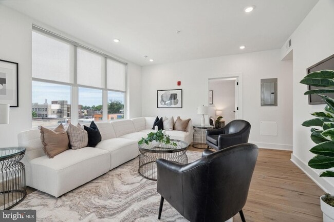 Building Photo - 139 W Chelten Ave