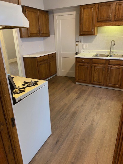 Building Photo - 1320 W 7th St