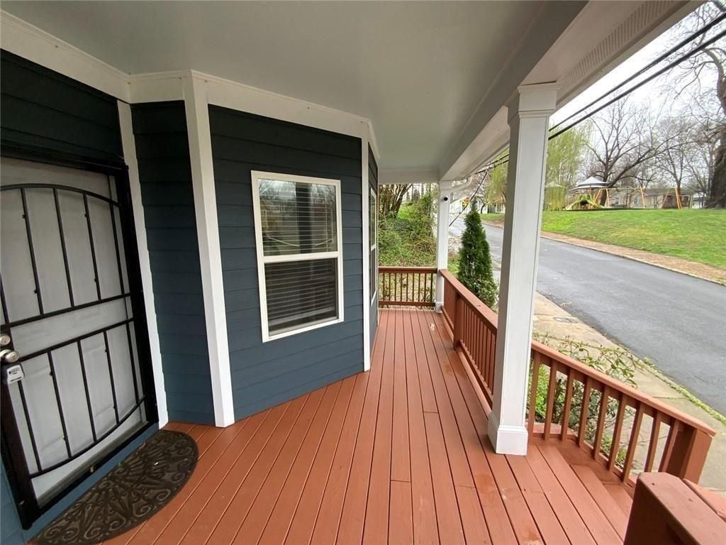 Building Photo - 294 SW Bass