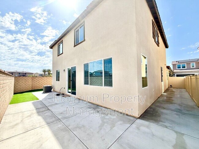 Building Photo - 36980 Camino Spgs Ave