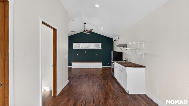 Building Photo - 1155 18th St NE