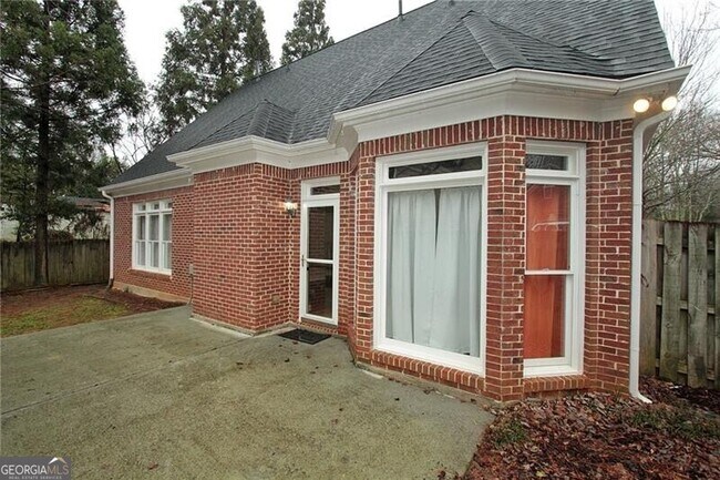 Building Photo - 1360 East Gate Ct SE