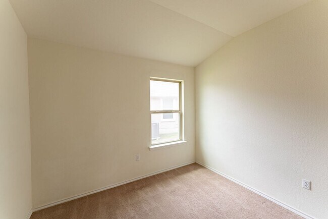 Building Photo - Beautiful Brick 3bed/2ba Home With High End Finishes & Must See Kitchen in NE Austin!