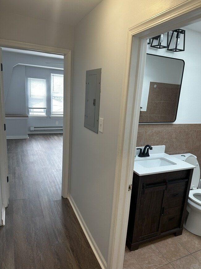 Building Photo - 50 E Washington Ln