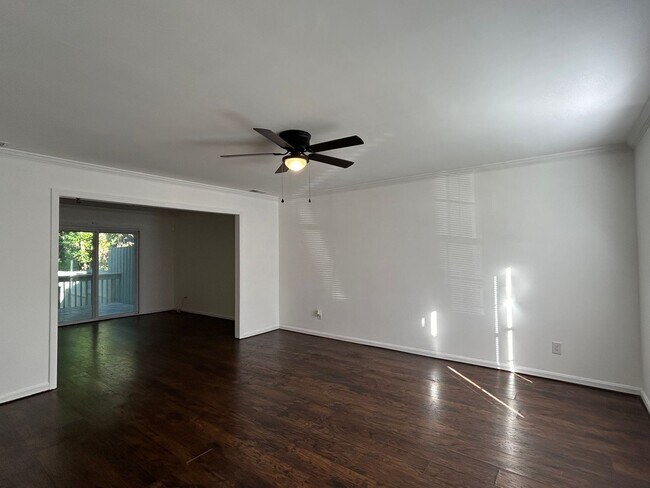 Building Photo - 66 Hidden Lake Ct