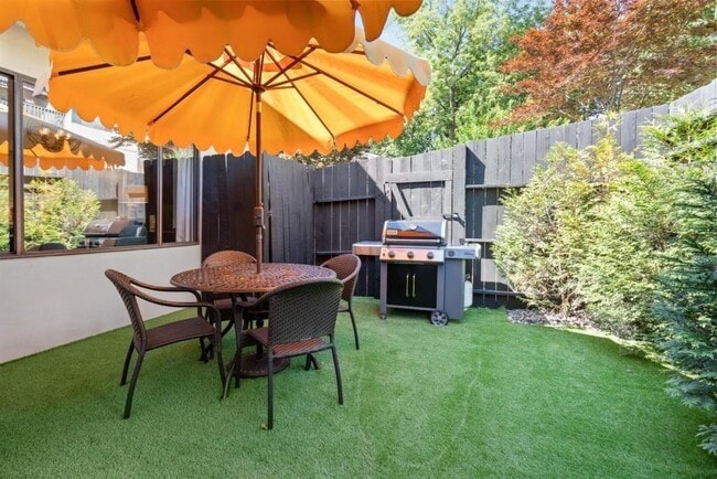 Building Photo - 3 Gilbert Trail NE