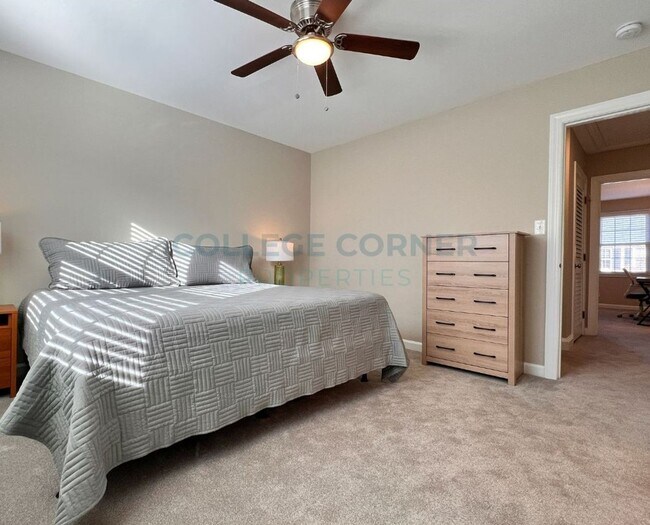 Building Photo - 330 Hanover Arms Ct