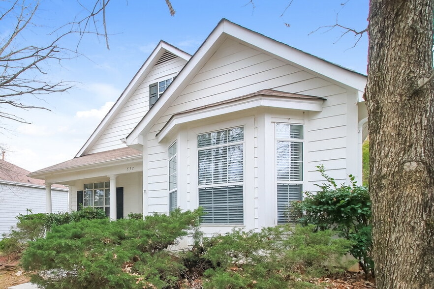 Building Photo - 537 Anglewood Trace