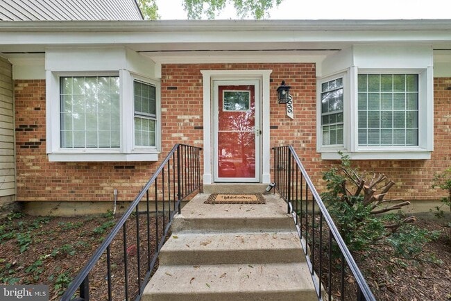 Building Photo - 9900 Kingsbridge Dr