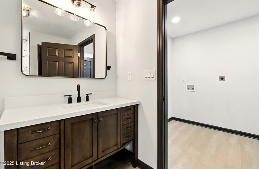 Building Photo - 1819 S Preston St