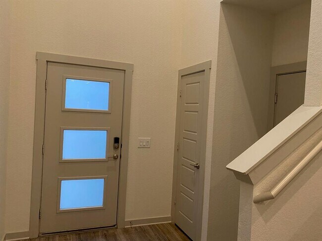 Building Photo - 121 Parryi Cove