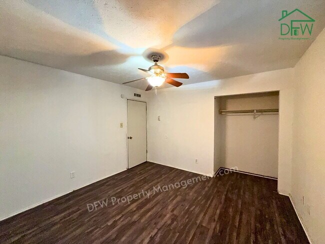 Building Photo - 3-Bedroom Home with Fireplace, Covered Patio & Large Fenced Backyard