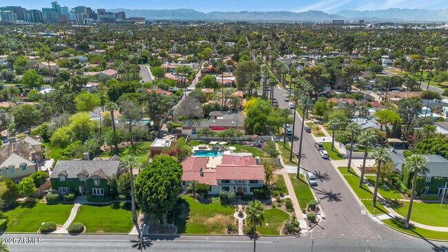 Building Photo - 1021 W Encanto Blvd