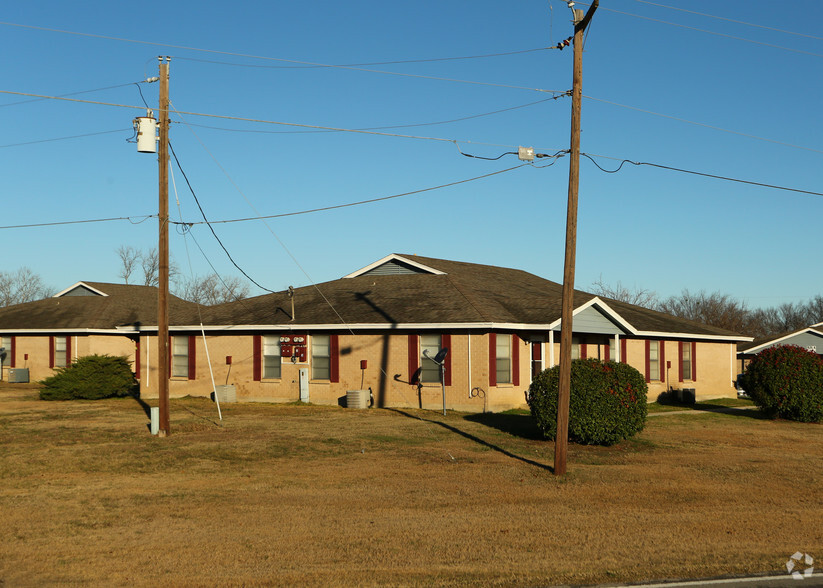 Building Photo - Kingswood Estates