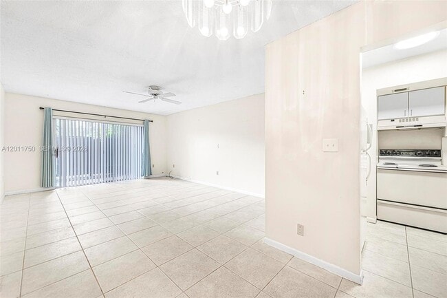 Building Photo - 9107 SW 137th Ter