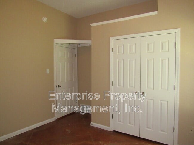 Building Photo - 9480 Grove Rd