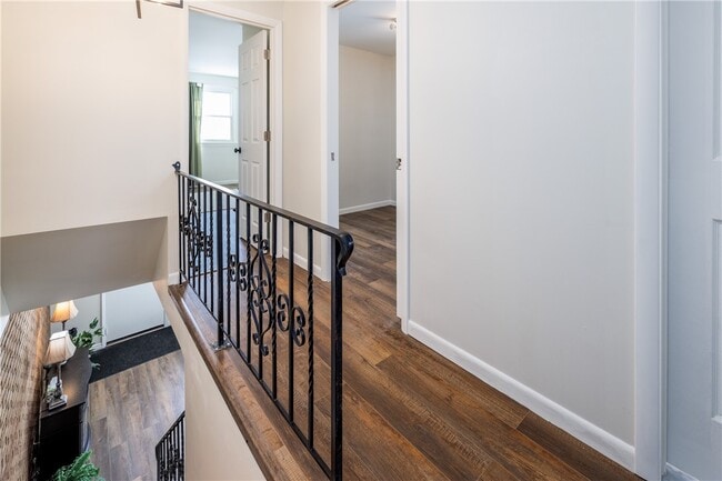 Building Photo - 207 W Ivy St