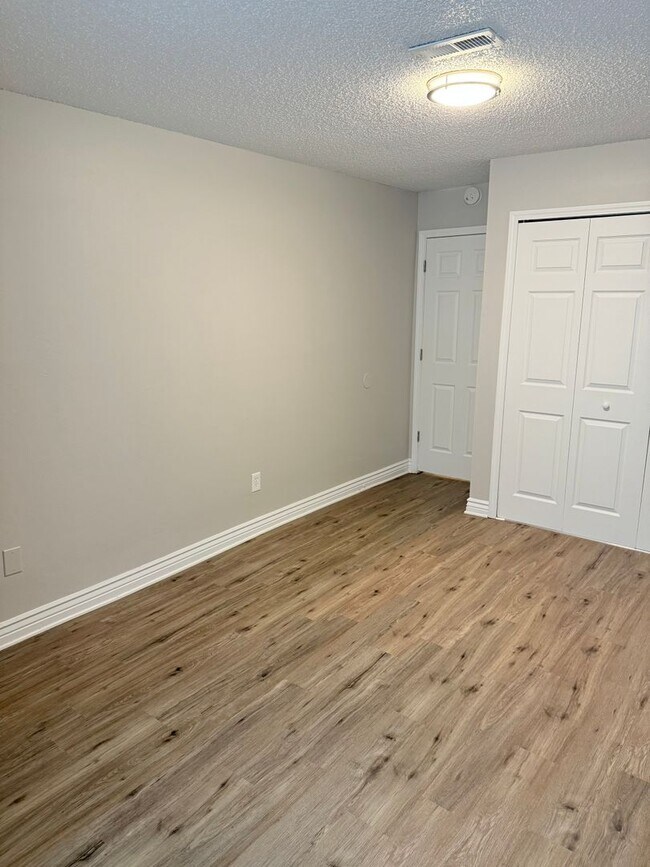 Building Photo - 4015 Stonedike Dr