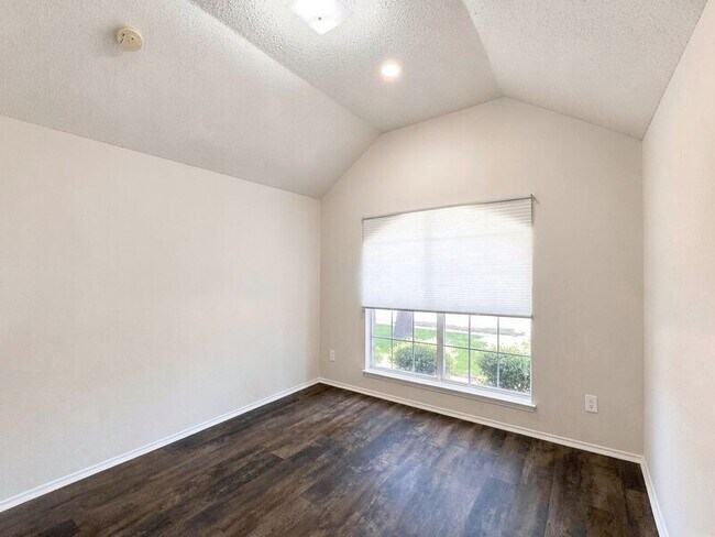 Building Photo - 9903 Presthope Dr