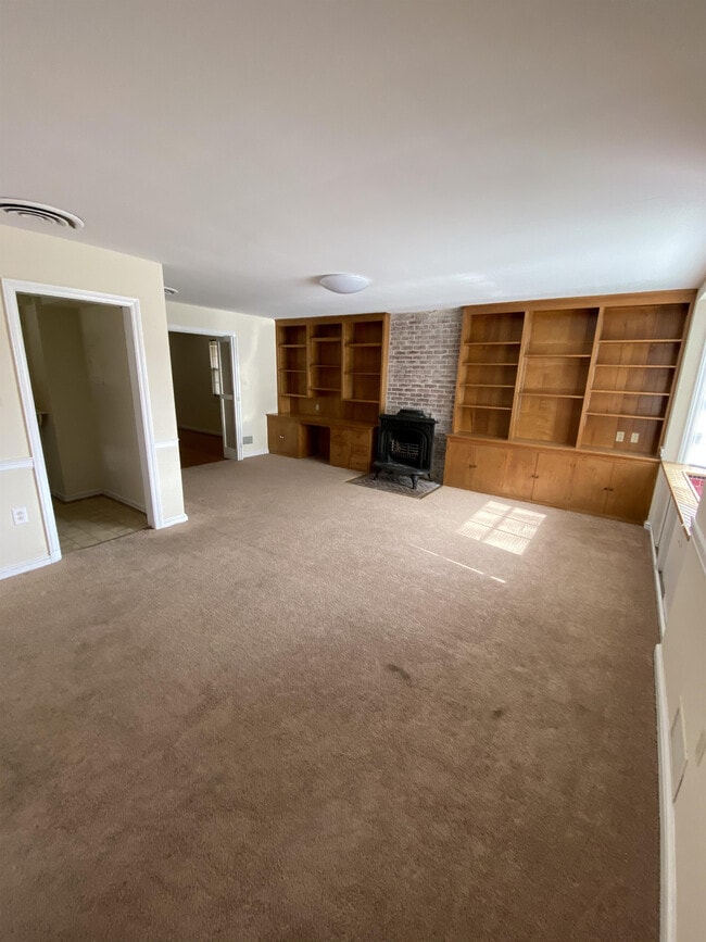 Primary Photo - 1111 Fairview Ave