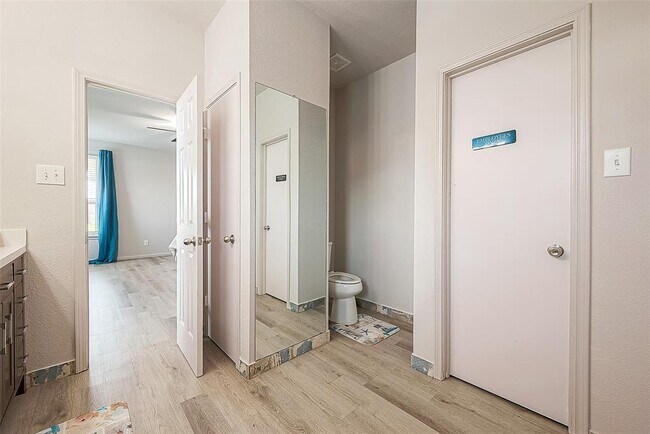 Building Photo - 3042 Crestbrook Bend Ln