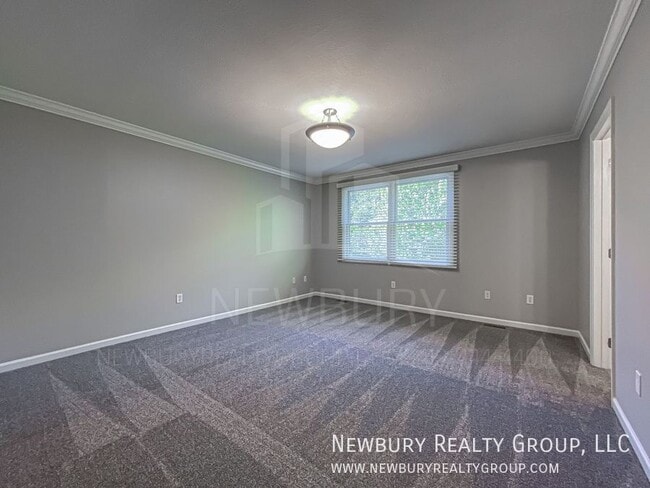 Building Photo - 135 Banksville Pl